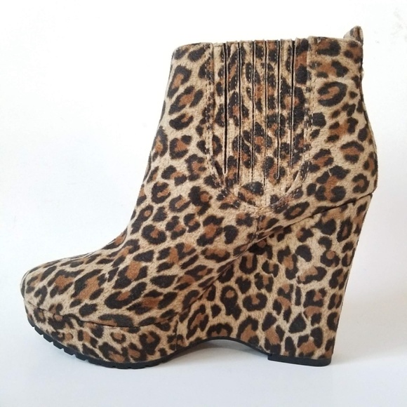 BCBGeneration Vance 2 Leopard Wedge Heesl Ankle Booties Platform Boots Women's - Picture 3 of 13